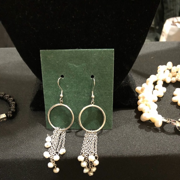 Collar white freshwater pearl draping necklace - Picture 2 of 2